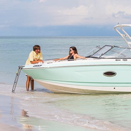 Sunny Days Ahead: 10 Summertime Boating Tips