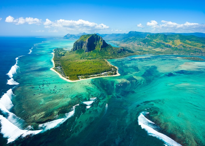 Exploring Mauritius’ Mysterious Underwater Waterfall