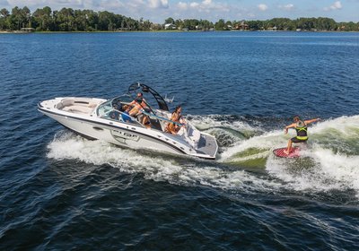 Wakesurfing 101: How to Be a Successful Spotter